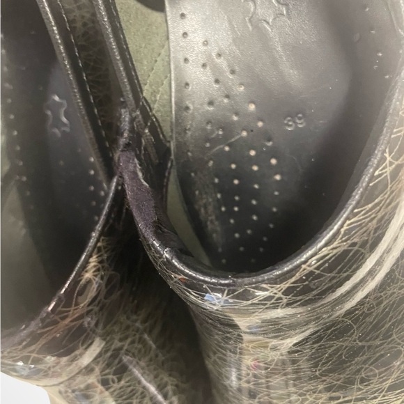 Dansko Women's Black and silver Clogs UK size 39, US sizes 8.5-9 - Picture 4 of 6